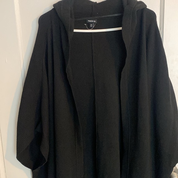 Torrid Hooded sweater with front pockets , cape draping. - Picture 2 of 5